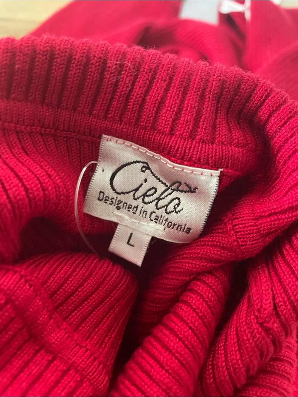 Cielo Red Ribbed Turtleneck Sweater - Picture 3 of 7